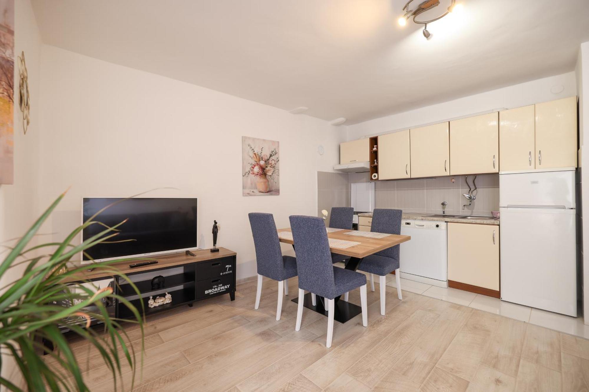 Viva - 2 Bedroom Apt In City Centar Zadar Exterior photo