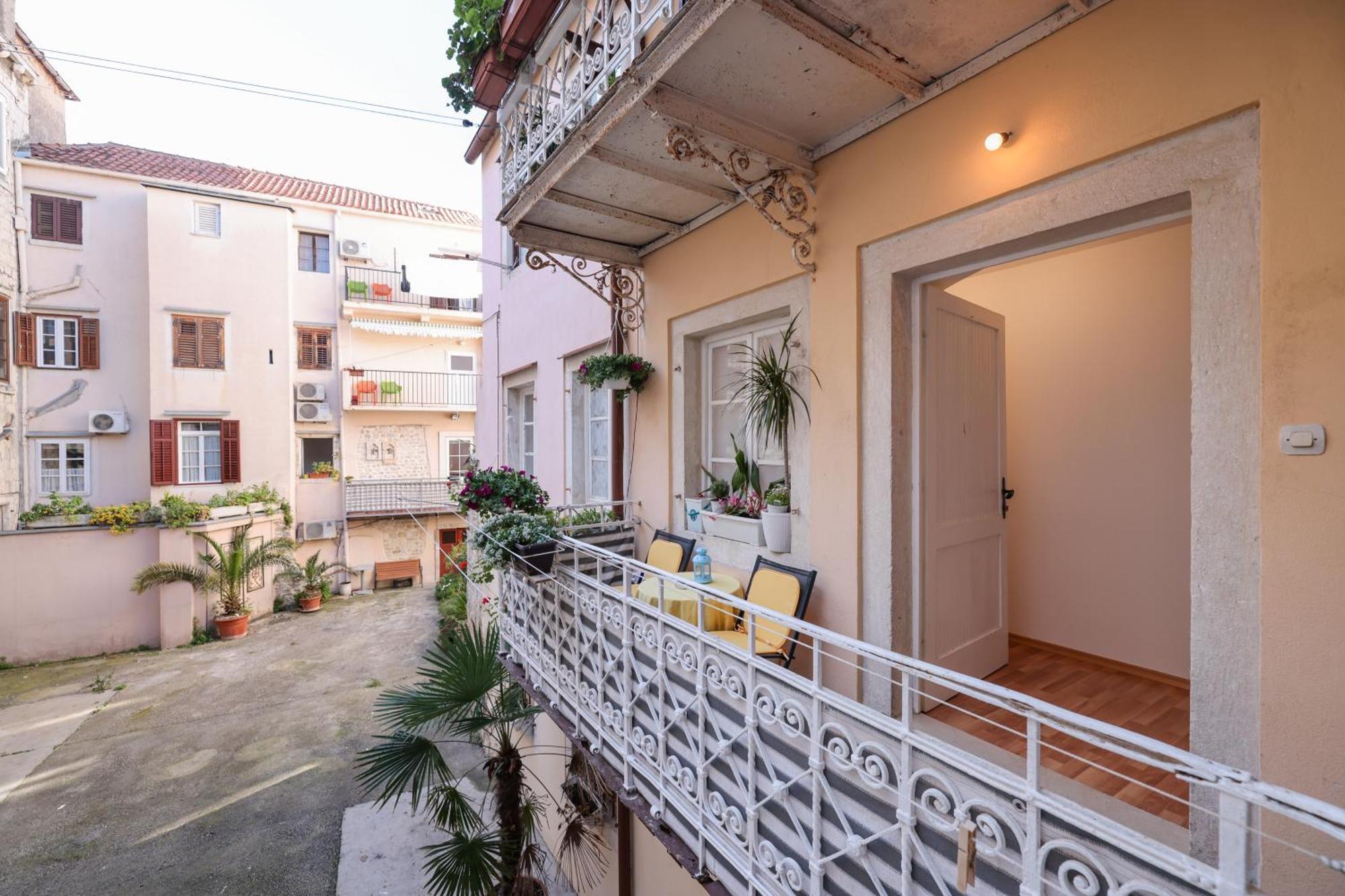Viva - 2 Bedroom Apt In City Centar Zadar Exterior photo